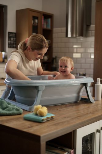 Tega Összecsukható Babakád, Vízhőmérős - Szürke