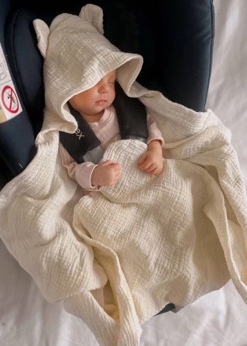 Hordozóba Köthető Kapucnis Macifüles Babatakaró, duplagéz/muszlin Zsálya